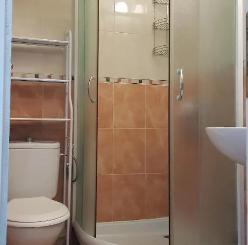 With 24-7 Building Security ノヴィ・サド