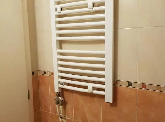 アパート With 24-7 Building Security