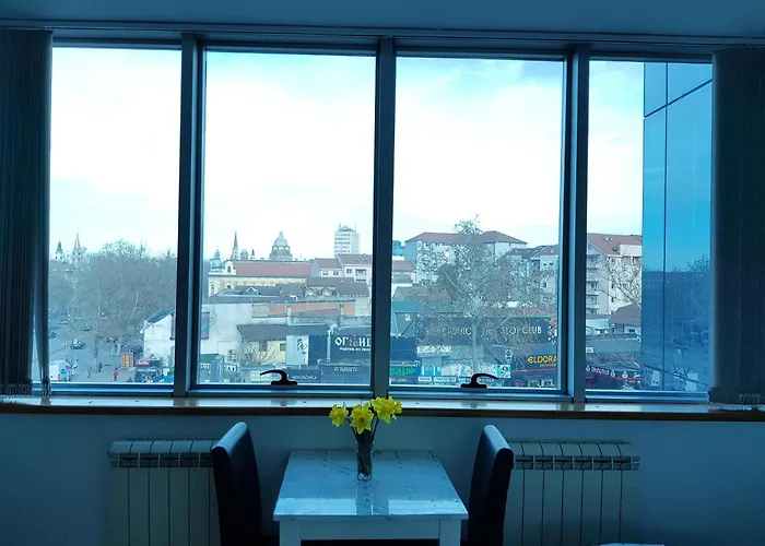 With 24-7 Building Security