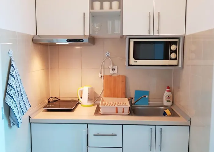 With 24-7 Building Security ノヴィ・サド